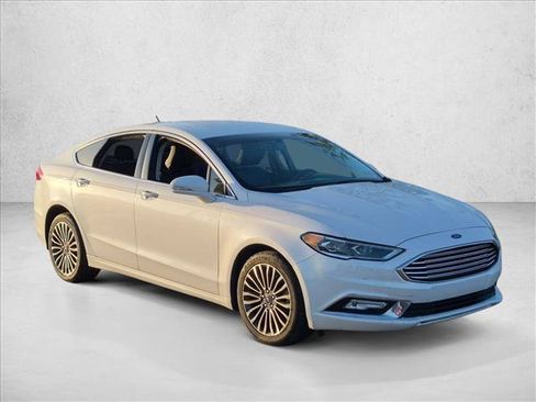 Used 2017 Ford Fusion SE w/ Fusion SE Technology Package AWD/4WD image 3
