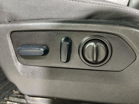 Used 2023 GMC Sierra 2500 SLE w/ SLE Convenience Package image 26