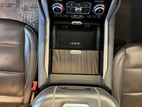 Used 2022 GMC Yukon Denali AWD/4WD image 19