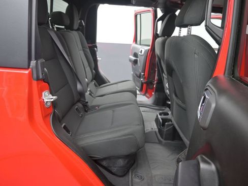 Used 2021 Jeep Gladiator Sport AWD/4WD image 15