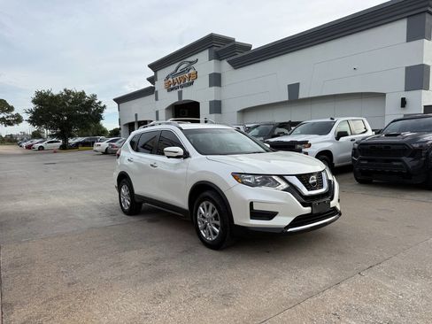 Used 2018 Nissan Rogue SV w/ Premium Package AWD/4WD image 39