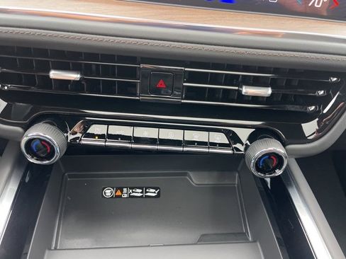 New 2026 Chevrolet Suburban High Country image 35