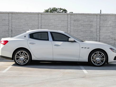 Used 2014 Maserati Ghibli image 9