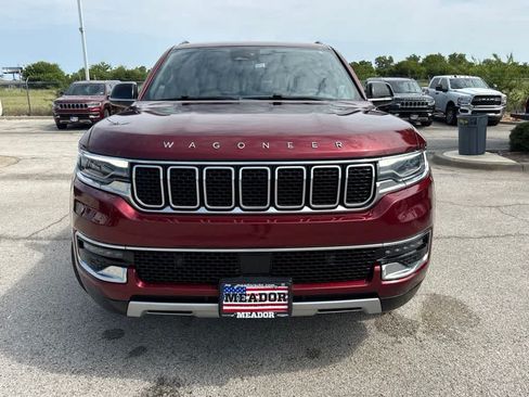 Used 2024 Jeep Wagoneer L Series II w/ Flexible Seating Group AWD/4WD image 8