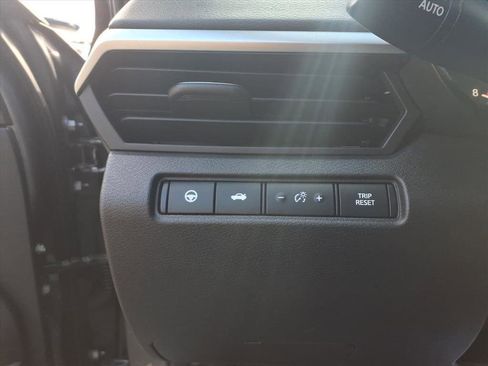 Used 2021 Nissan Altima 2.5 SV w/ SV Premium Package image 13