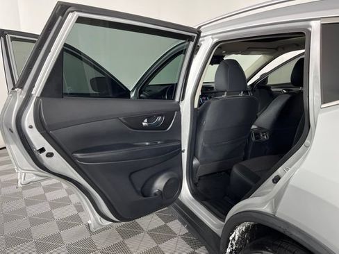 Used 2019 Nissan Rogue SV w/ Sun & Sound Touring Package FWD image 40