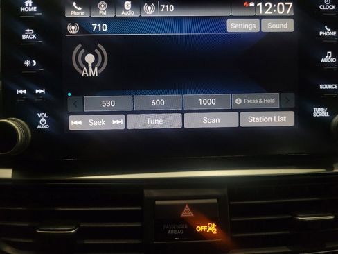 Used 2018 Honda Accord EX image 25