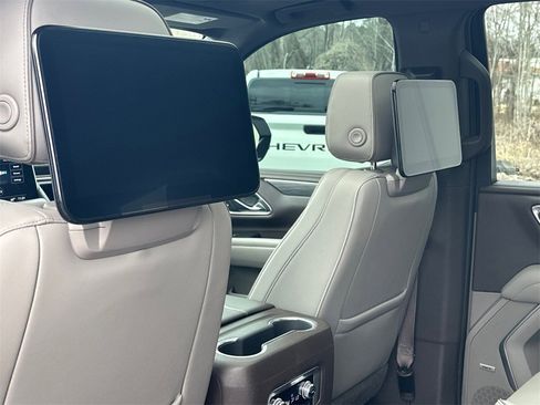 Used 2021 GMC Yukon SLT w/ SLT Luxury Plus Package image 23