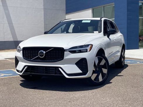 Certified 2025 Volvo XC60 T8 Plus w/ Protection Package Premier AWD/4WD image 3