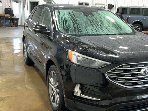 Certified 2023 Ford Edge Titanium AWD/4WD image 3