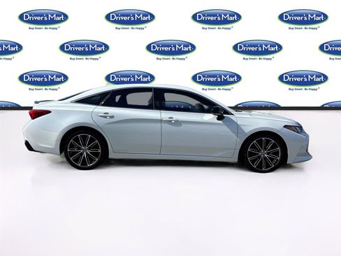 Used 2019 Toyota Avalon Touring FWD image 8