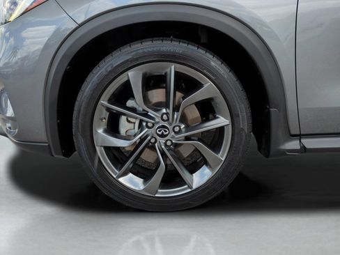 Used 2019 INFINITI QX50 Essential w/ Sensory Package FWD image 10