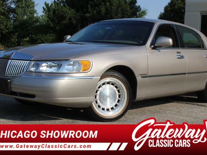 Used 2002 Lincoln Town Car Executive