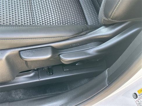 Used 2024 Chevrolet Trax LT w/ Driver Confidence Package image 31