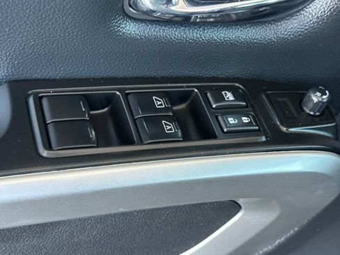 Certified 2024 Nissan Titan SV w/ SV Convenience Package AWD/4WD image 12