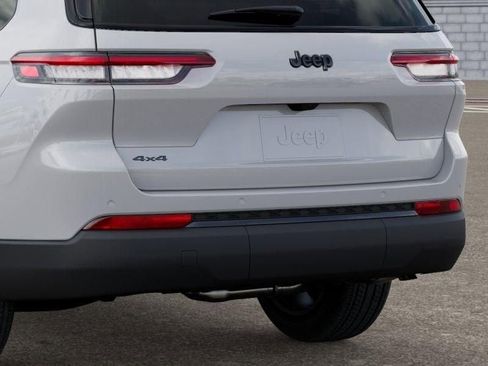 New 2025 Jeep Grand Cherokee L Altitude AWD/4WD image 13