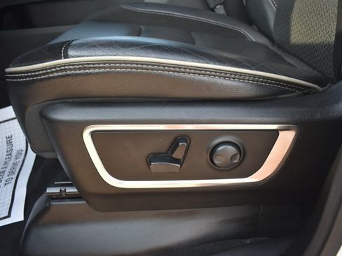 Used 2024 RAM 1500 Laramie RWD image 13