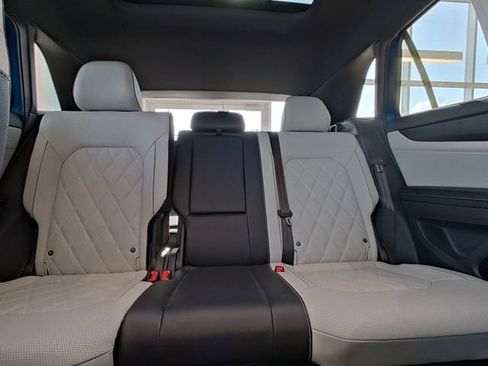 Used 2024 Volkswagen Atlas Cross Sport SEL Premium R-Line AWD/4WD image 28