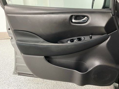 Used 2020 Nissan Leaf SV w/ SV All Weather Package image 18
