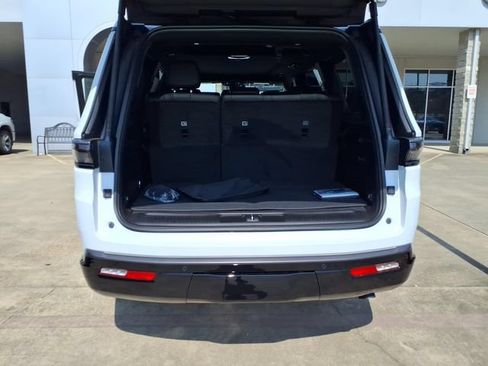 New 2026 Jeep Grand Wagoneer Limited AWD/4WD image 20