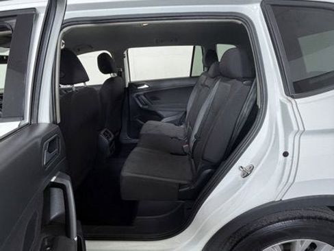 Used 2020 Volkswagen Tiguan S image 9