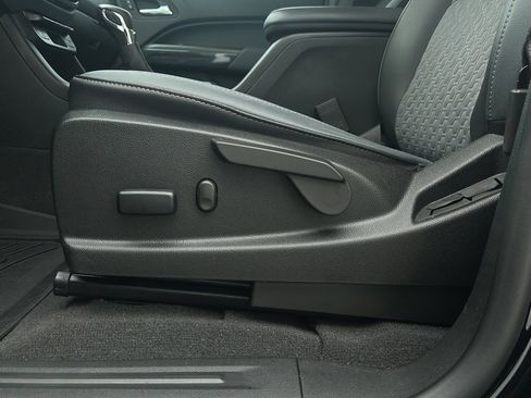 Used 2022 Chevrolet Colorado Z71 image 25