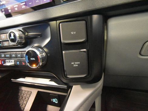 Used 2024 Ford F250 Limited w/ FX4 Off-Road Package image 23