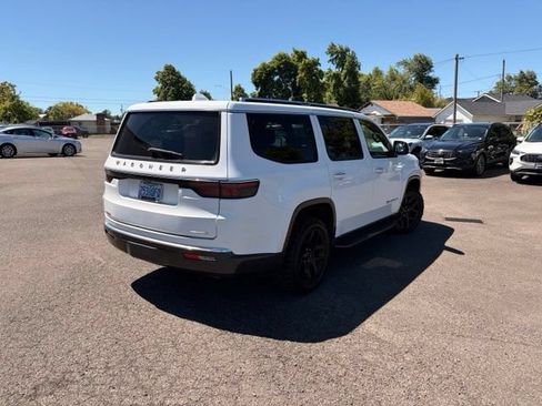 Used 2022 Jeep Wagoneer Series III AWD/4WD image 10