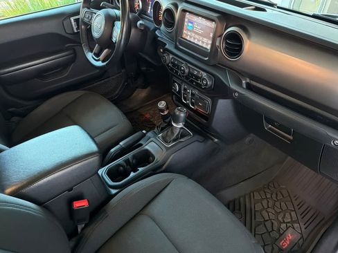 Used 2021 Jeep Gladiator Sport AWD/4WD image 17