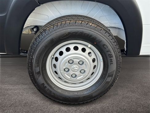 Used 2025 RAM ProMaster 2500 w/ Premium Convenience Group image 8