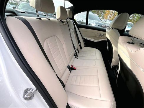Used 2025 BMW 330i Sedan w/ Premium Package image 18