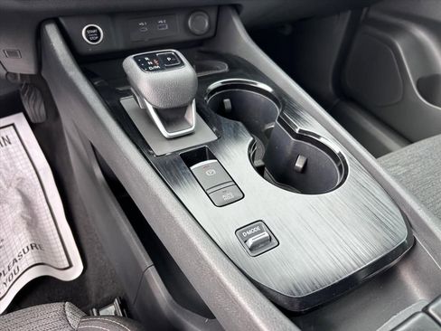 Used 2023 Nissan Rogue SV image 18