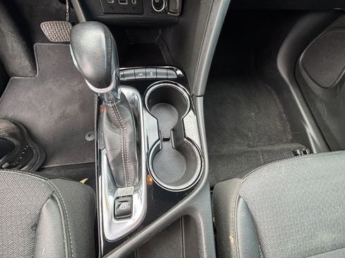 Used 2022 Buick Encore GX Select w/ Sport Touring Package image 6