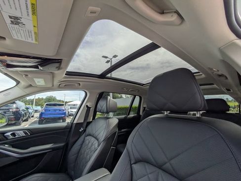 Used 2025 BMW X7 xDrive40i w/ Premium Package AWD/4WD image 21