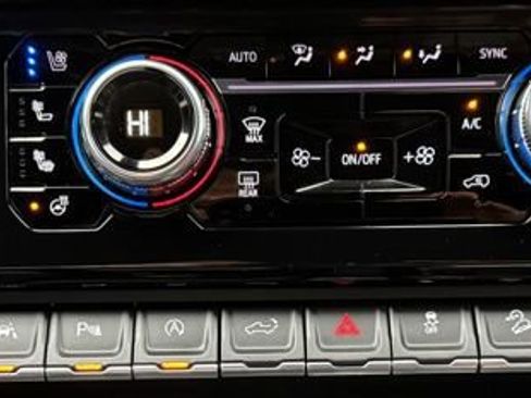 Used 2023 GMC Sierra 1500 Denali Ultimate image 32