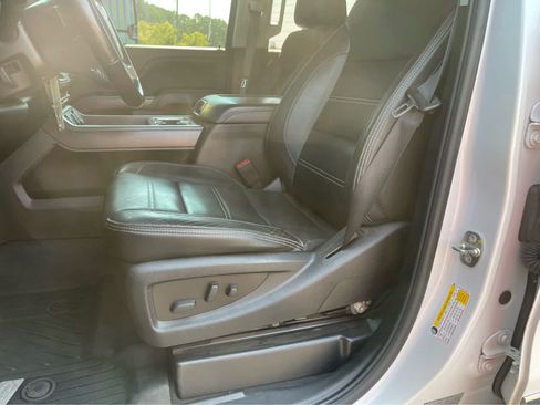 Used 2019 GMC Sierra 2500 Denali w/ Duramax Plus Package AWD/4WD image 12