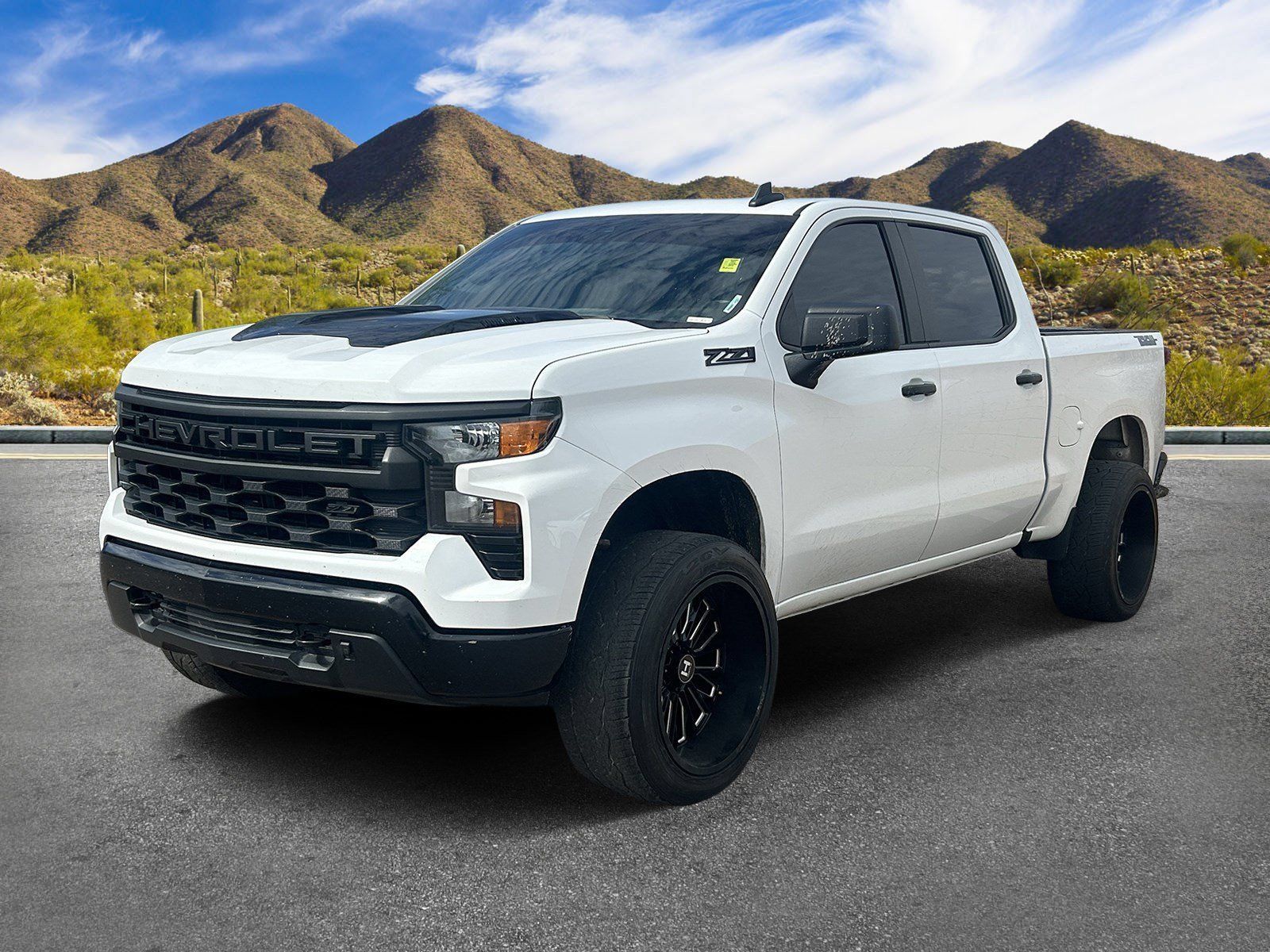 Used 2024 Chevrolet Silverado 1500 Custom Trail Boss w/ Dark Appearance Package AWD/4WD image 15