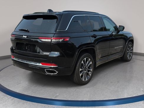 Certified 2025 Jeep Grand Cherokee Overland w/ Trailer Tow Package AWD/4WD image 5