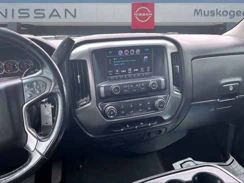 Used 2017 Chevrolet Silverado 2500 LT AWD/4WD image 9