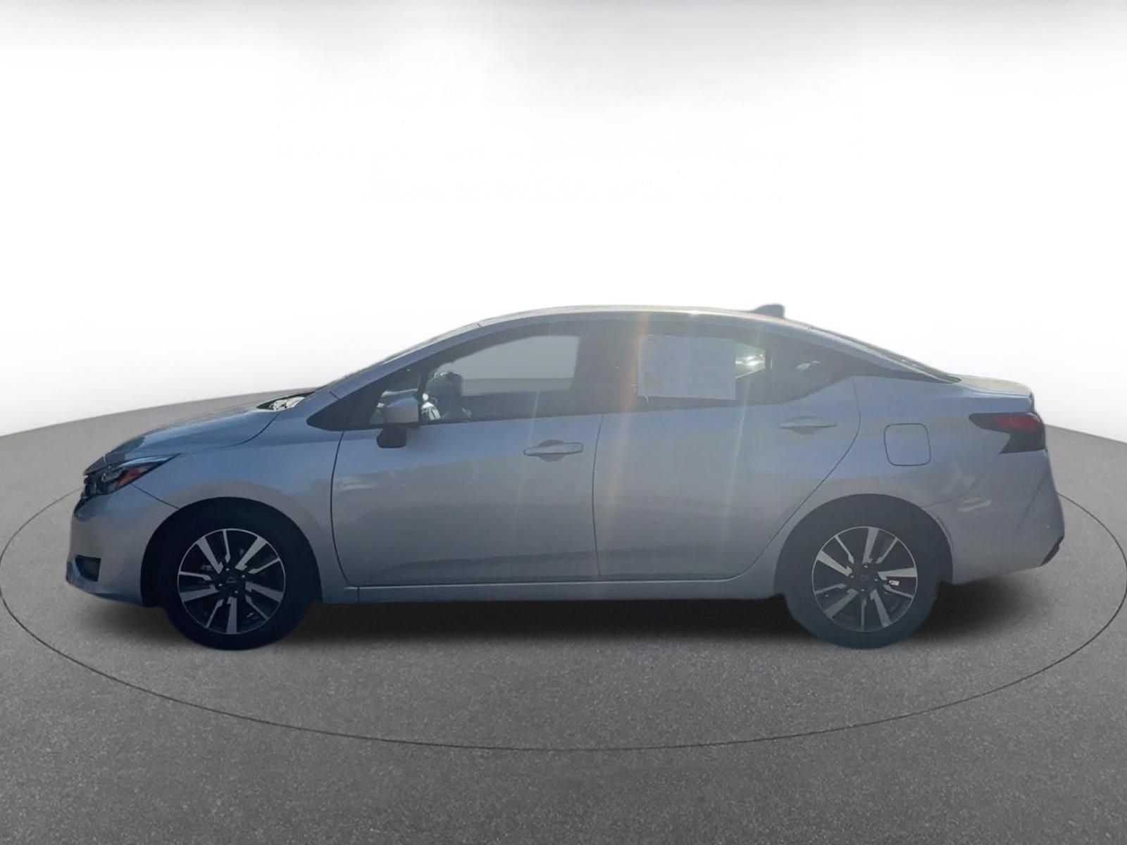 Used 2025 Nissan Versa SV FWD image 8