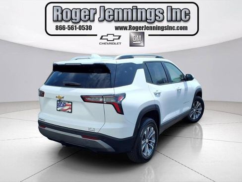 Used 2025 Chevrolet Equinox LT w/ Convenience Package II image 4