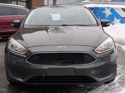 Used 2017 Ford Focus SE w/ Cold Weather Package FWD image 11