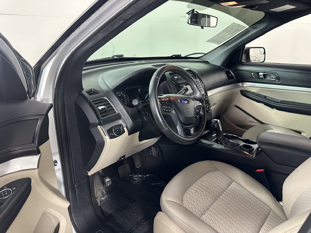 Used 2019 Ford Explorer FWD image 13