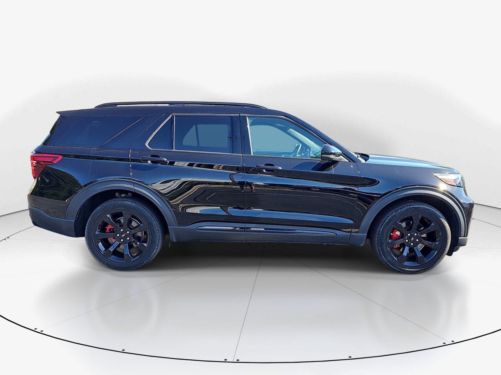 Used 2023 Ford Explorer ST w/ Equipment Group 401A AWD/4WD image 2