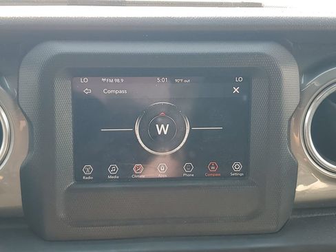 Used 2019 Jeep Wrangler Unlimited Sahara AWD/4WD image 19