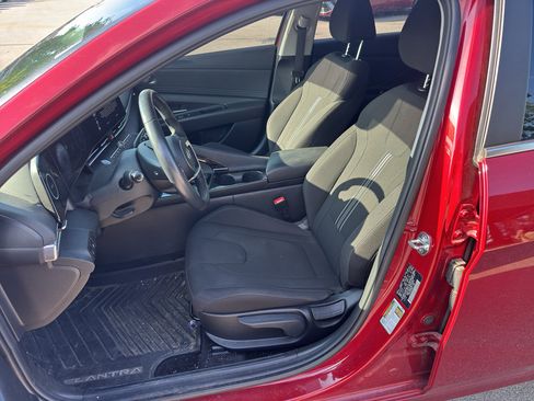 Used 2024 Hyundai Elantra SEL w/ Convenience Package FWD image 11