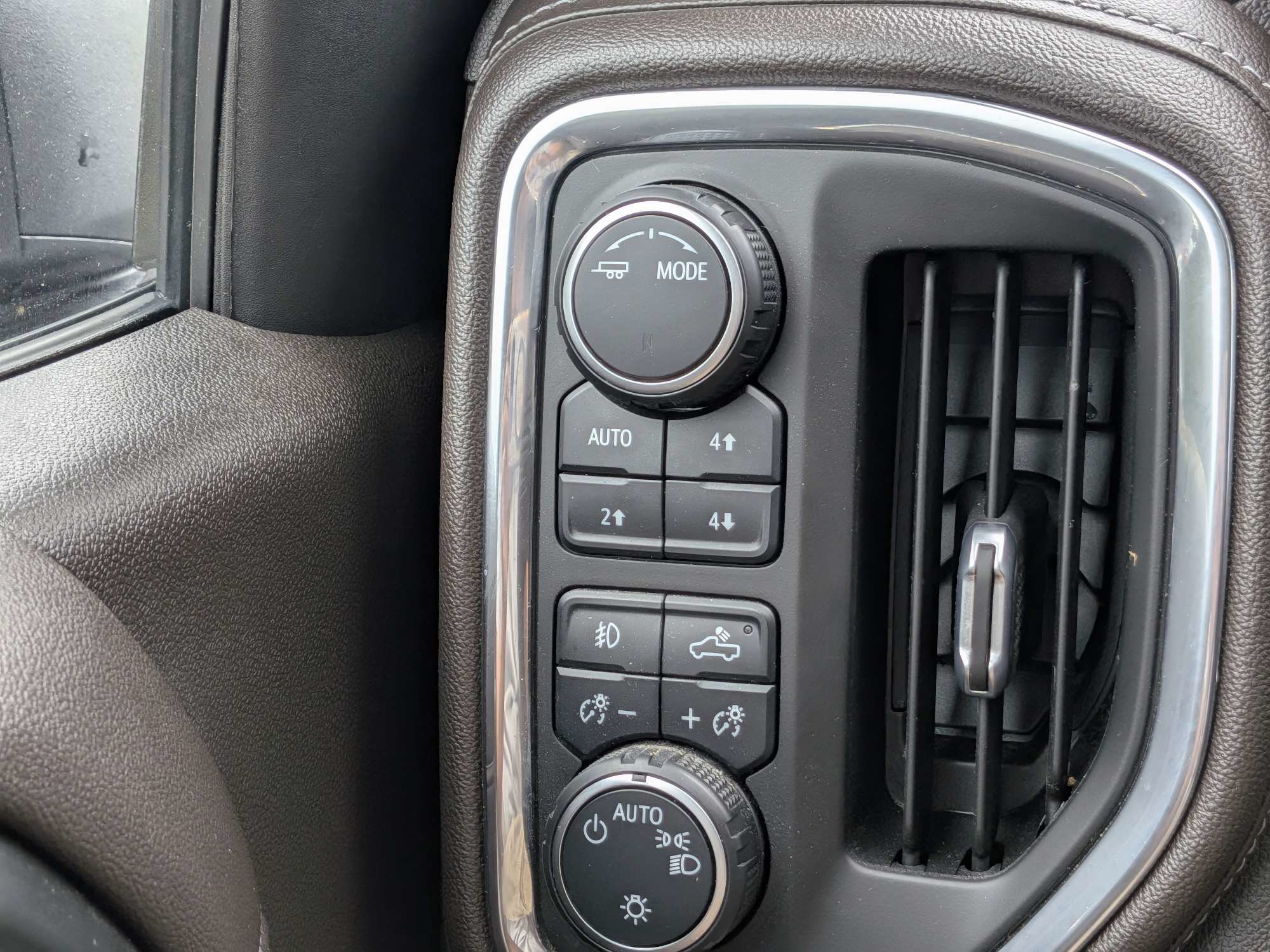 Used 2021 Chevrolet Silverado 1500 RST AWD/4WD image 23