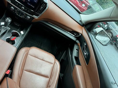 Used 2020 Chevrolet Traverse High Country FWD image 12