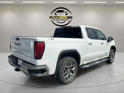 Used 2022 GMC Sierra 1500 SLT w/ X31 Off-Road Package AWD/4WD image 7