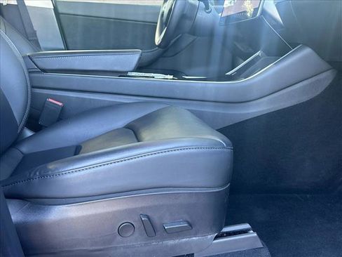 Used 2020 Tesla Model Y Long Range AWD/4WD image 18